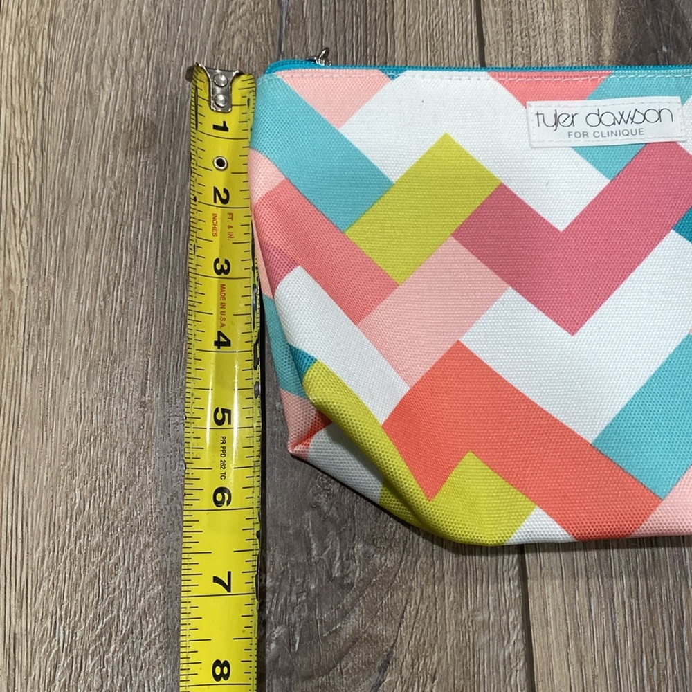 CLINIQUE Tyler Dawson Makeup Bag - Picture 3 of 5